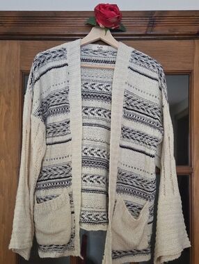 Kye Mi - Cream and Black Patterned Open-Front Women's Cardigan Knit Sweater